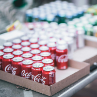 Latas de refresco y cerveza